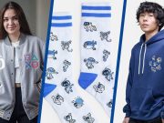 Rep Astro Bot PS5 Bergaya dengan Pakaian Resmi dan Menggemaskan dari Insert Coin