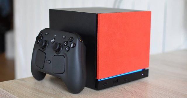 Steam-Machine-and-Steam-Controller-1.jpg