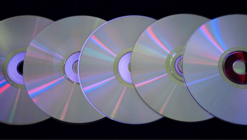 ‘Kode Anda secara fisik menjadi milik Anda, selamanya. Sampai Anda kehilangannya, mari kita menjadi nyata’: Github, yang mengincar tujuan Sony sendiri, menawarkan CD-ROM kode Anda selama beberapa hari
